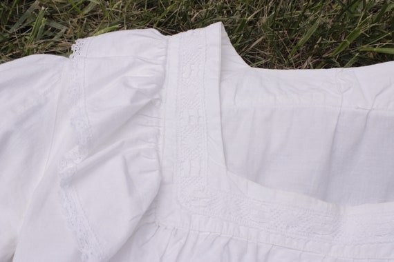 Antique white cotton Blouse folk ruffle prairie S… - image 3