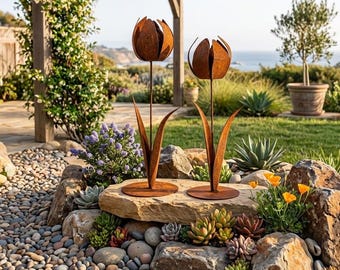 Rustikaler Metalltulpen-Gartenstecker, verwitterte Eisenblumenskulptur, Vintage Outdoor-Dekor für Hof & Terrasse