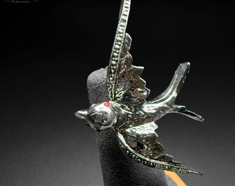 Vintage 1950s 1960s Art Deco Retro Silver Tone Flying Swallow Bird Brooch