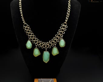 Vintage 1960s Boho Southwestern Gold Tone Green Aventurine Quartz Fringe Bib Necklace Earring Set