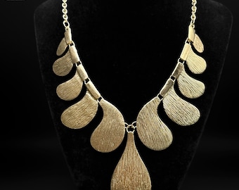 Vintage 2000s Charming Charlie Gold Tone Textured Teardrop Fringe Bib Necklace