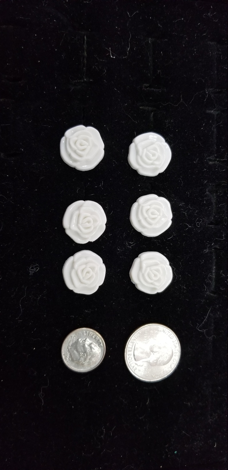 Vintage Dimensional Rose White Colored 6 on lot size 28 with shank buttons