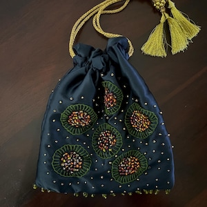 Middernachtblauw, herfstkleuren, handgemaakte Potli-tas met kralen, etnische tas, Indiase bruiloft