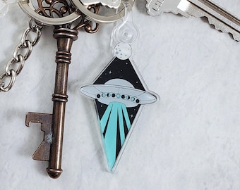 UFO KEYCHAIN, Flying Saucer Keychain, Horror Keychain, Alien Keychain, Halloween Keychain, Abduction Keychain, Area 51 Keychain, Roswell
