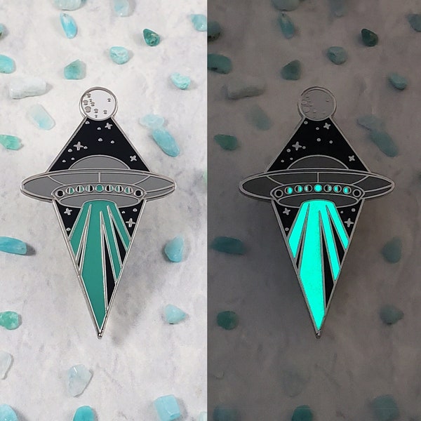 GLOW in the DARK UFO Pin, Moon Pin, Space Pin, Flying Saucer Pin, Glow Pin, Ufo Pin, Enamel Ufo Pin, Alien Pin, Horror Pin, Area 51 Pin, Ufo