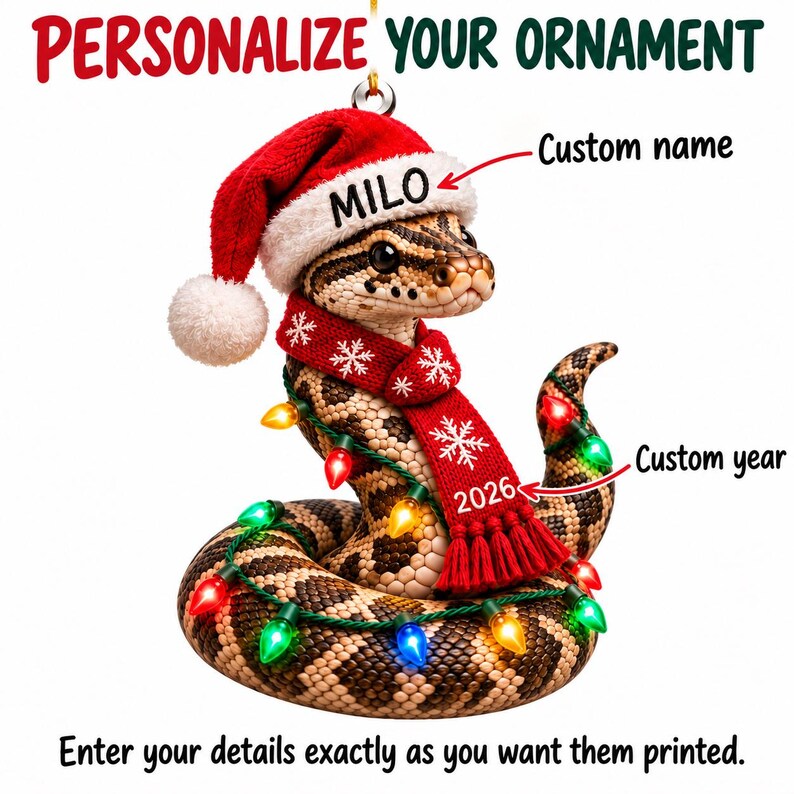 Adorno acrílico personalizado de pitón bola con nombre personalizado, gorro de Papá Noel, bufanda 2026 y luces. imagen 3