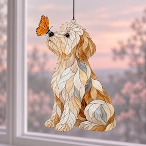 Acchiappasole commemorativo in acrilico con motivo Cavapoo, decorazione da appendere alla finestra in ricordo del cane con farfalla.