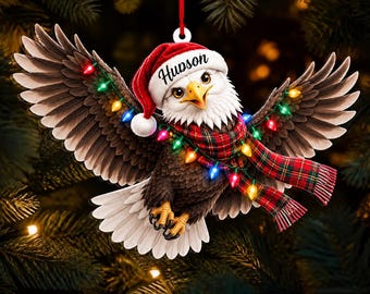 Adorno acrílico personalizado de águila calva, gorro de Papá Noel, bufanda a cuadros, luces navideñas, nombre personalizado