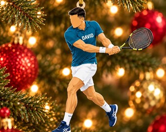 Personalisierte Acrylfigur eines männlichen Tennisspielers mit individuellem Namen und Rückhandpose