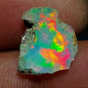 Top Quality beautiful Natural Ethiopian Opal Rough Opal for jewellery Making Rough falshy welo opal Rough multi fire opal raw 13x14x7mm 5.20