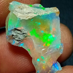 Rair Top Quality Natural Ethiopian Opal Rough Opal for jewellery Making pandet falshy welo opal Rough multi fire opal raw 15x26x10mm 15.ct