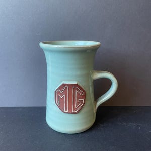 Vintage Barbara Payne Studio Pottery MG Car Club mok | Brits aardewerk uit de jaren 70 | Aardewerk uit Oxfordshire | Verzamelobject van een MG sportwagen