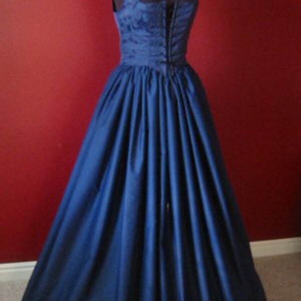 Navy Blue Renaissance Bodice and Skirt Dress or Costume Ready to ship!  Size 32 bust 28 waist, skirt length 42 inches