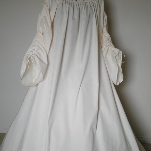 Wunderschönes, langes irisches Leine-Unterkleid im Renaissance-Stil aus 100 % Baumwolle. Weitere Farben und Größen erhältlich.