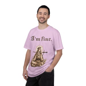 Camiseta "Estoy bien" con humor negro y sarcástico. Camiseta con meme sobre salud mental. Regalo estético con el que te identificarás. Orchid