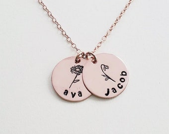 Collier fleur, collier cadeau de Noël personnalisé, cadeau grand-mère, cadeau pour elle, cadeau fausse couche, nom disque fleur