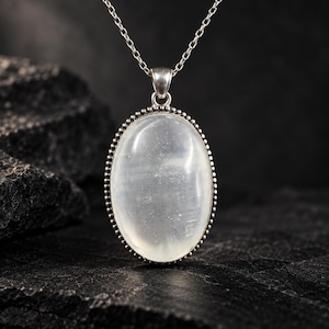 Selenithänge i 925 sterlingsilver — Naturlig ädelsten, bohemiskt minimalistiskt kristallhalsband, present till fru