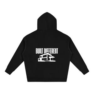 Oversize-Hoodie „Built Different“ | Minimalistisches Sweatshirt mit Architekturgrafik