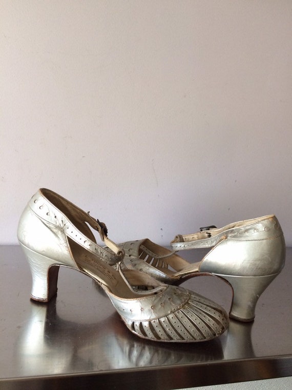 Women's Vintage Shoes / 1930's Silver Leather Sho… - image 6