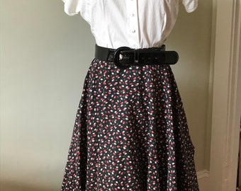 Vintage Strawberry Skirt / Cotton Strawberry Full Circle Skirt / 1950's Cotton Circle Skirt / Home Crafed Strawberry Circle Skirt