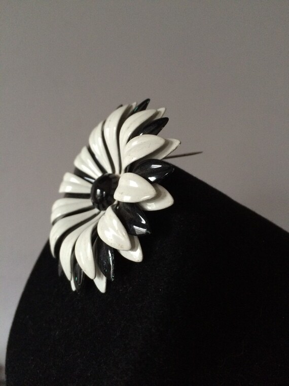 1970's Metal Flower Power Pin / BoHo Hippy/ 70’s … - image 5