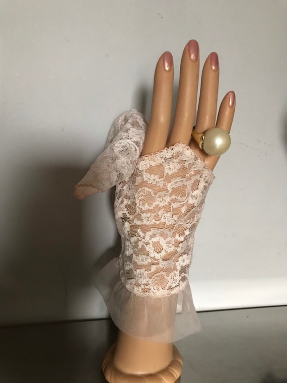 Vintage Lace Fingerless Gloves / Pink Lace Fingerl