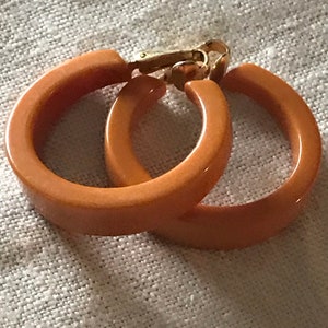 Vintage Bakelite Hoop Earrings/ Clip On Bakelite Hoops/ 1940’s -50’s Plastic Resin Earrings/ 50’s Costume Jewelry