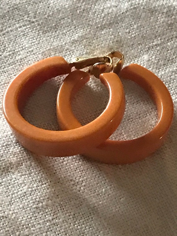 Vintage Bakelite Hoop Earrings/ Clip On Bakelite … - image 1