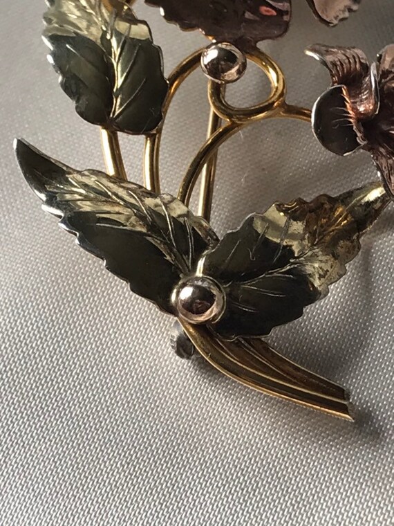 Broche Fantaisie Ancienne Ronde Dorée | Diamètre 40 Mm | Occasion Bon état