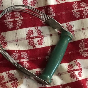 Farmhouse Kitchen Utensil/ Vintage Kitchen Supply / Kitchen Decor / Vintage Androck  Dough Cutter Wire Ware Pastry Utensil