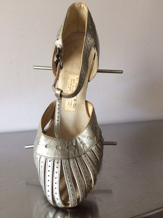 Women's Vintage Shoes / 1930's Silver Leather Sho… - image 7