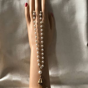 Women's Vintage Costume Jewelry / Pearl Tassel Necklace image 2