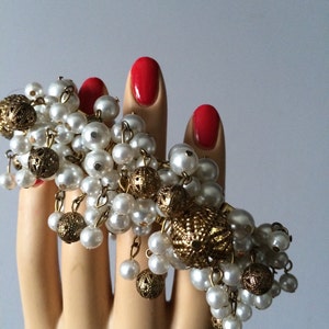 Expandable Pearl Bracelet /Costume Jewelry Bracelet / Wedding Jewelry / Wedding Accessory /