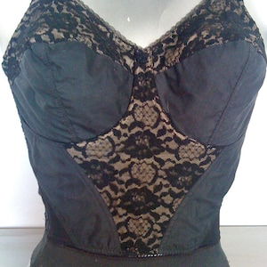 Women&#39;s Vintage Lingerie / 1950&#39;s Black Lace and Taffeta Long Line Bra