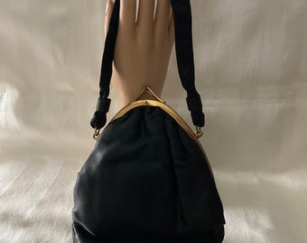 Borsa da sera in raso nero• Borsa da sera da polso• Borsa da sera vintage con manico superiore degli anni '50• Accessori da donna degli anni '50