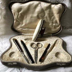 Antique Manicure Set /Antique Beauty Supplies / Travel Manicure Set