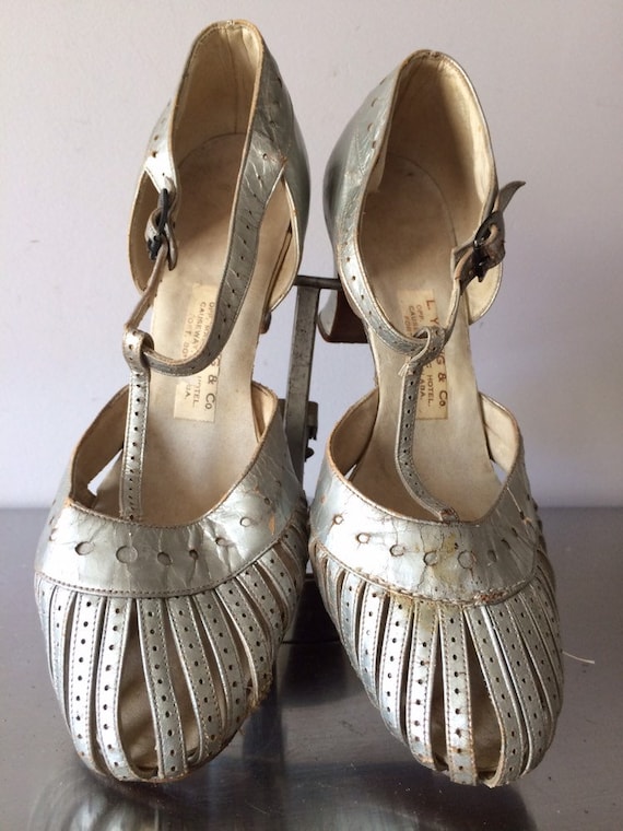 Women s Vintage Shoes 1930 s Silver Leather Shoes Etsy UK