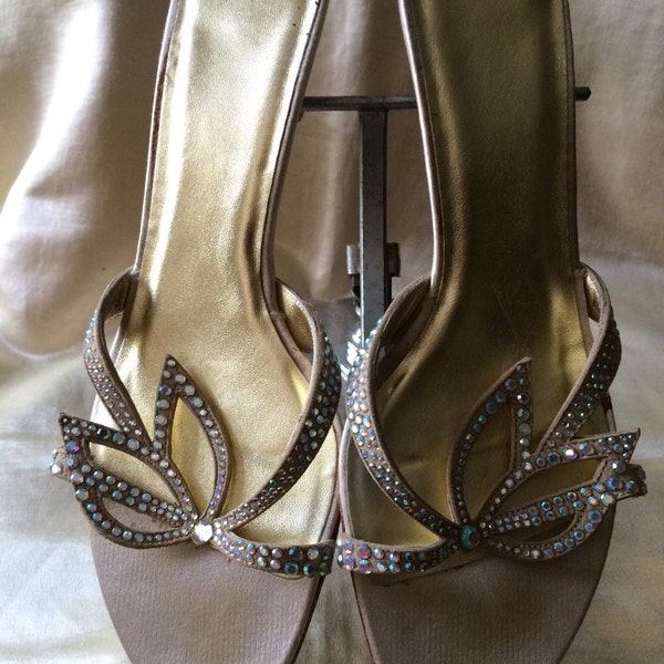 Vintage Delman Jewel Encrusted Slipper Shoes / Hollywood Regency / Champagne Satin Wedding Slipper Shoe