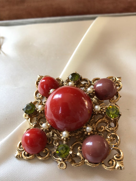 Vintage Jewelry / Vintage Brooch /60's Costume Jew