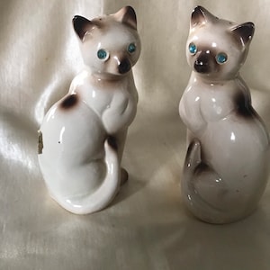 Vintage Salt & Pepper Shakers • Siamese Cat Salt and Pepper Collectible • Collectible Salt and Pepper Shakers
