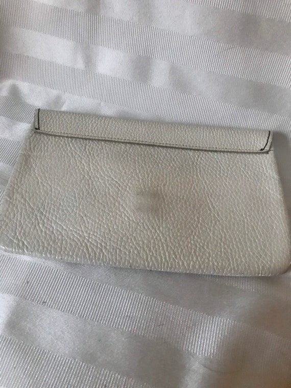 Vintage Clutch Pouch / 1960’s White Pebble Leathe… - image 3