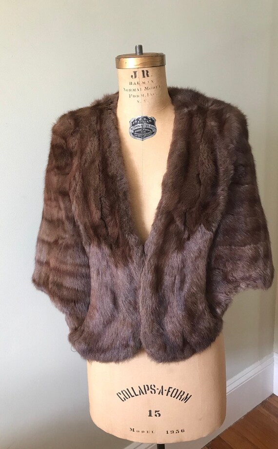 Womens Fur Shawl - Shrug  / Vintage Sable Fur Sto… - image 9