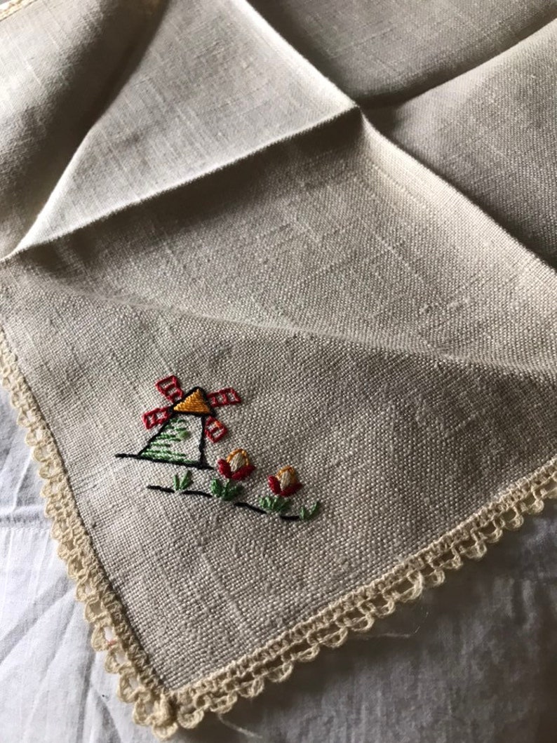 Vintage Linens Linen Table Napkins Embroidered Linen Napkins Windmills /& Tulips Dutch Theme Linen Napkins