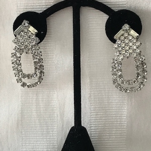 Vintage Rhinestone Clip-On Earrings /1980&#39;s Rhinstone Clip-on Dangle Fromal Earrings / Vintage Rhinestone Wedding Jewelry