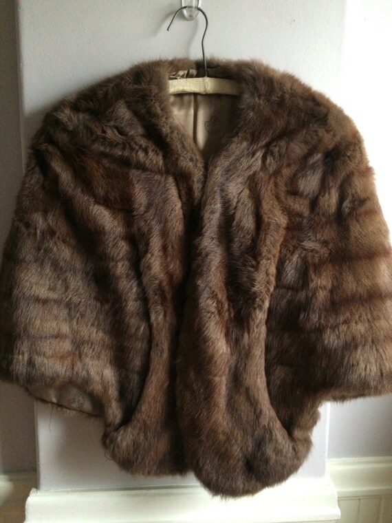 Womens Fur Shawl - Shrug  / Vintage Sable Fur Sto… - image 3