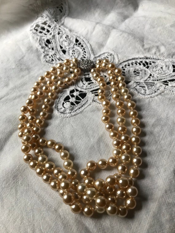 Vintage Jewelry / 3 Strand Quality Faux Pearl Nec… - image 6