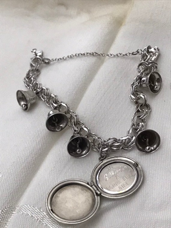 Vintage Jewelry /Signature Bonne Belle Charm Bracelet… - Gem