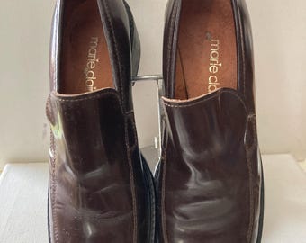 Buty Marie Claire • Damskie wsuwane mokasyny • Burgundowo-brązowe mokasyny ze skóry w kolorze krwistej czerwieni • Rozmiar 39