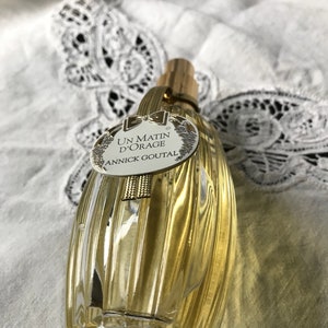 Broche Panier Vintage Annick Goutal - Bijou Neuf Avec étiquettes - Collection Parfumeur
