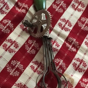 Vintage Kitchen Utensils/ Hand Mixer Utensil/ Made in the USA/ Patented October 9, 1923/ Farmhouse Decor/ Country Kitchen